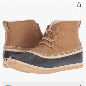 New JBU by Jambu & Co., women’s size 6.5, color is saddle/black duck ankle boots